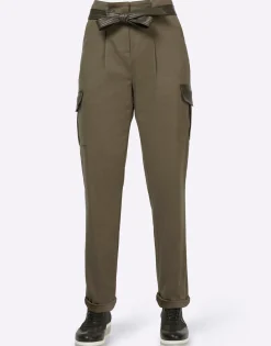 Cargohose mit Lederimitat-Details