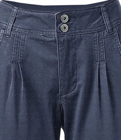 Chinohose in Karotten-Form