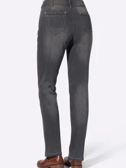 Jeans mit Nieten an den Taschen