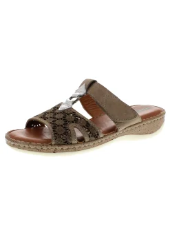 Pantolette mit sommerlicher Perforation