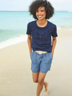 Shorts mit kleinem Schlitz am Bein
