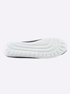 Slipper mit Lochmuster