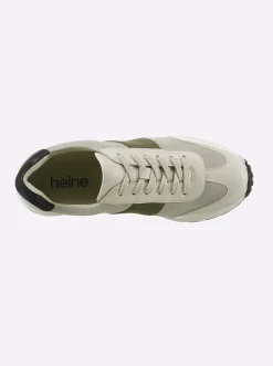 Sneaker