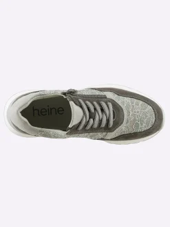 Sneaker
