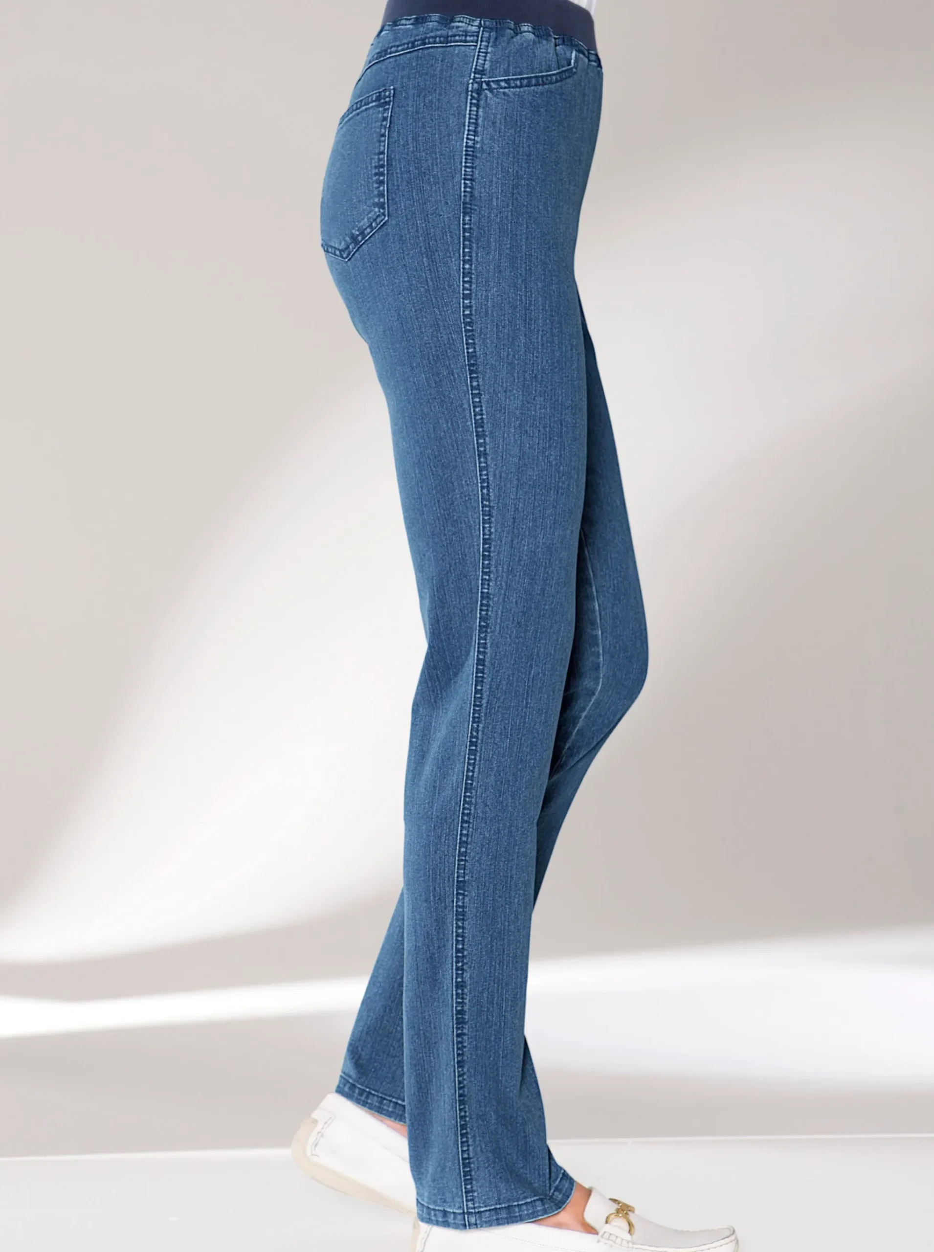 Stretch-Jeans mit Rundum-Dehnbund