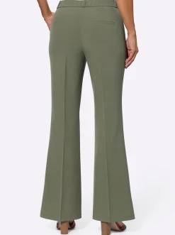 Webhose mit weiten Beinen