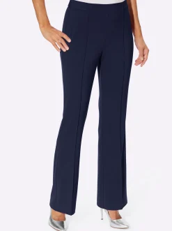 Webhose mit weiten Beinen